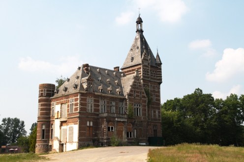 hospitaloutside2_1024